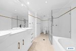 Marine Drive Chiswick Apartment